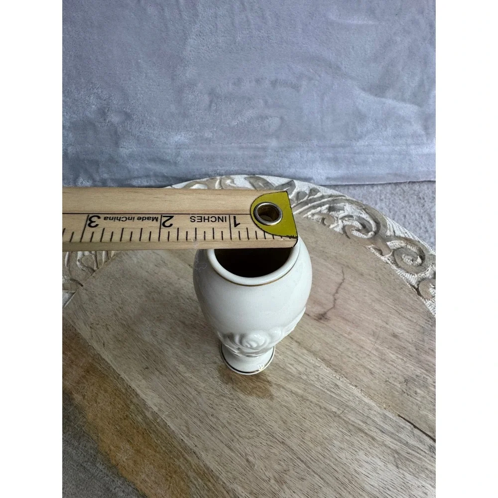 Lenox‎ Ivory China Rose Bud Vase Gold Trim Embossed Floral 5.5 Inch Handcrafted